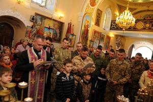 На Львівщині військові молилися Хресну дорогу.(ФОТО)